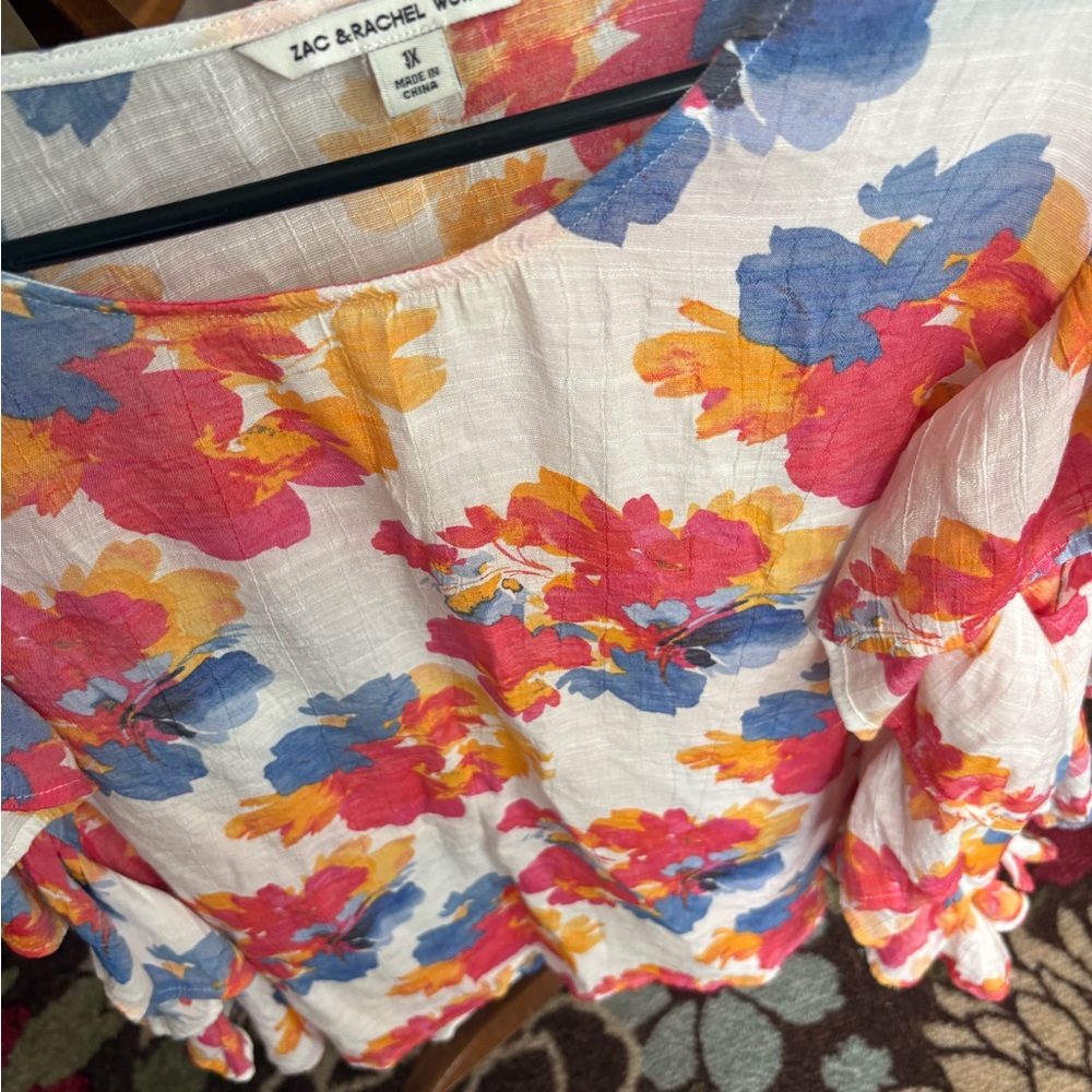 Floral Ruffle Sleeve Top - Picture 2 of 4